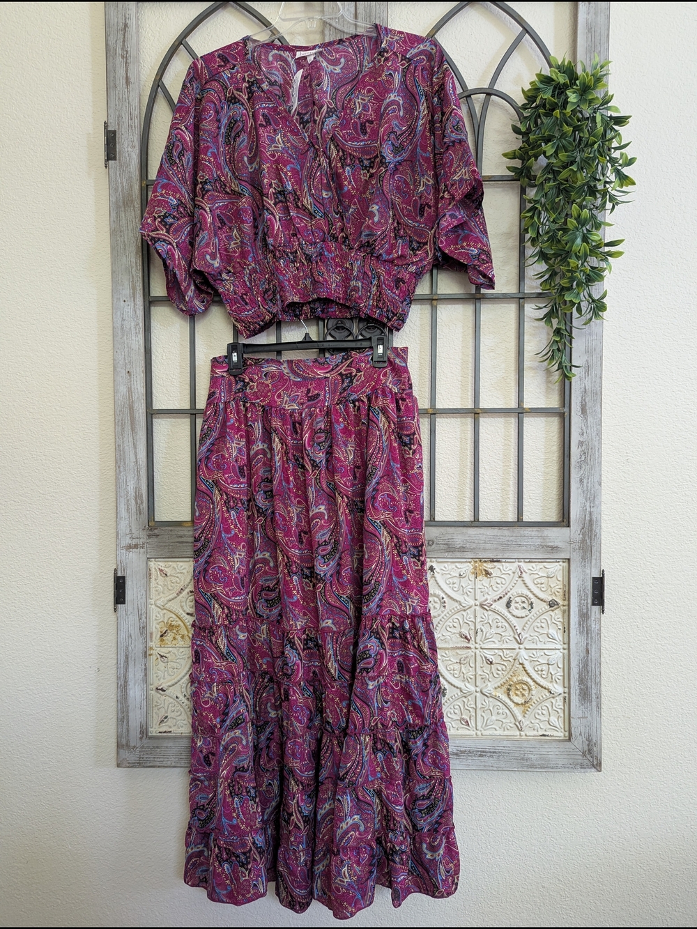 Anthropologie BOEMO Women's Magenta Paisley Tiered Maxi Skirt/Top Set XL